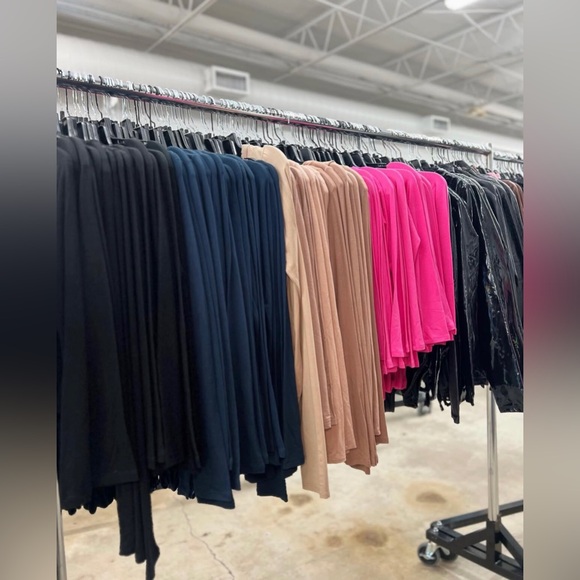 UNLISTED INVENTORY LIVE SHOW - Picture 6 of 17